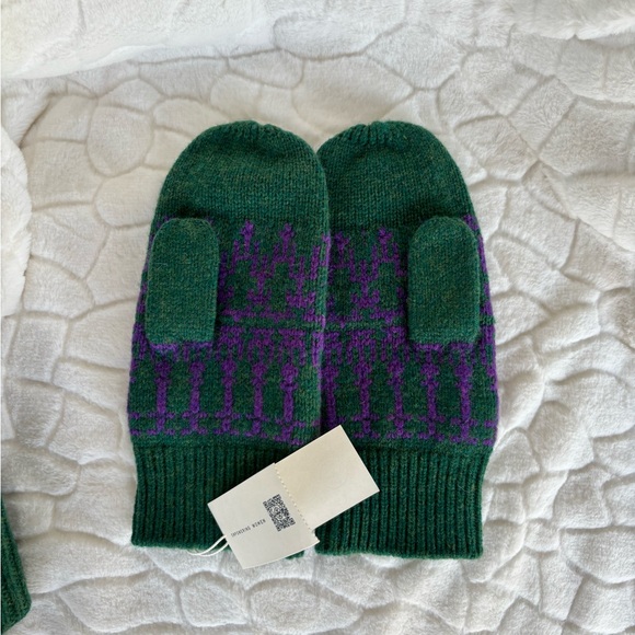 Tory Burch Merino Fair Isle Collection Scarf, Mittens & Hat Dark Ceramic Green - Picture 10 of 16